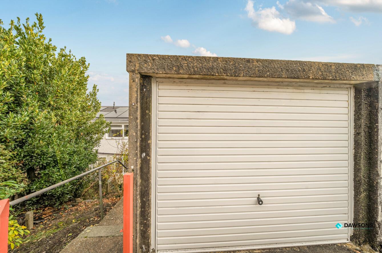 Broad Parks, West Cross, Swansea, SA3 5NZ